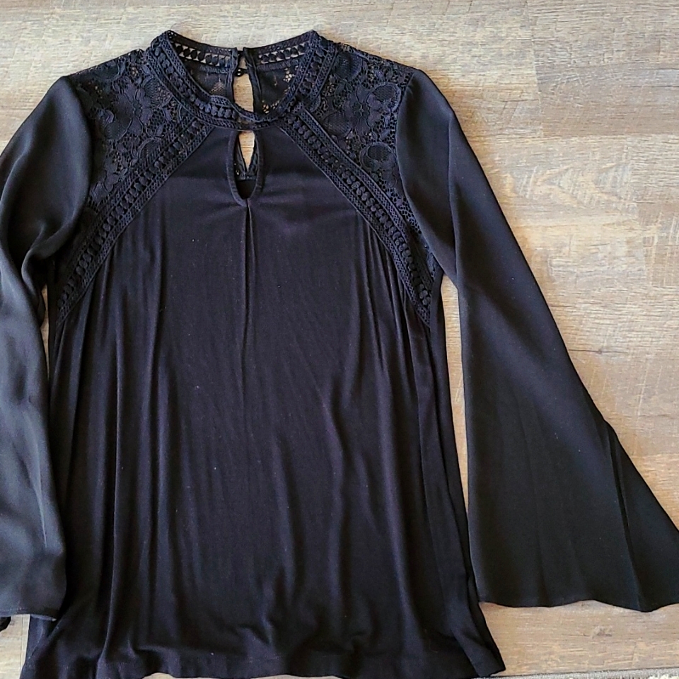 Design History Black Lace Keyhole Top - Sz M